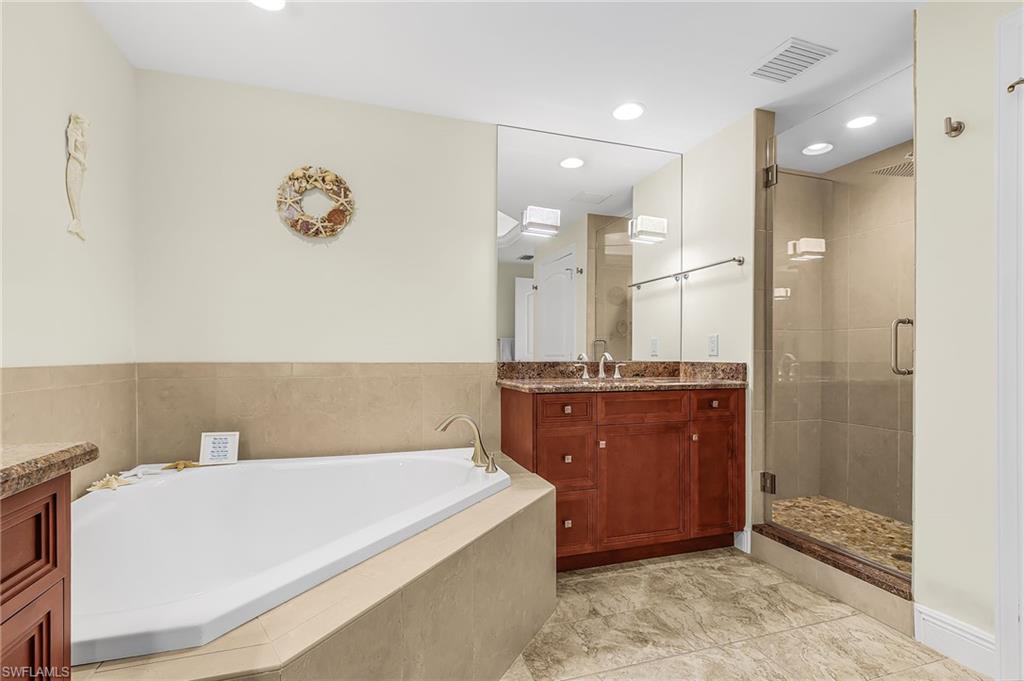 2104 W First ST 1802 photo 17