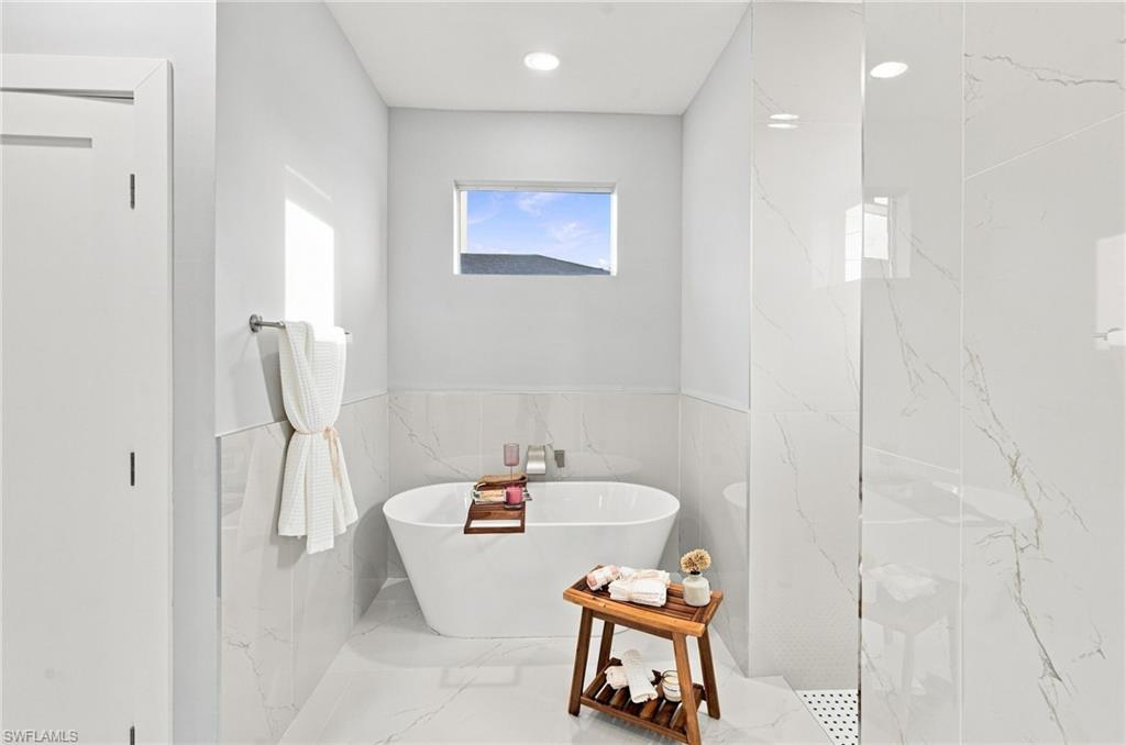 350 Radford AVE photo 15