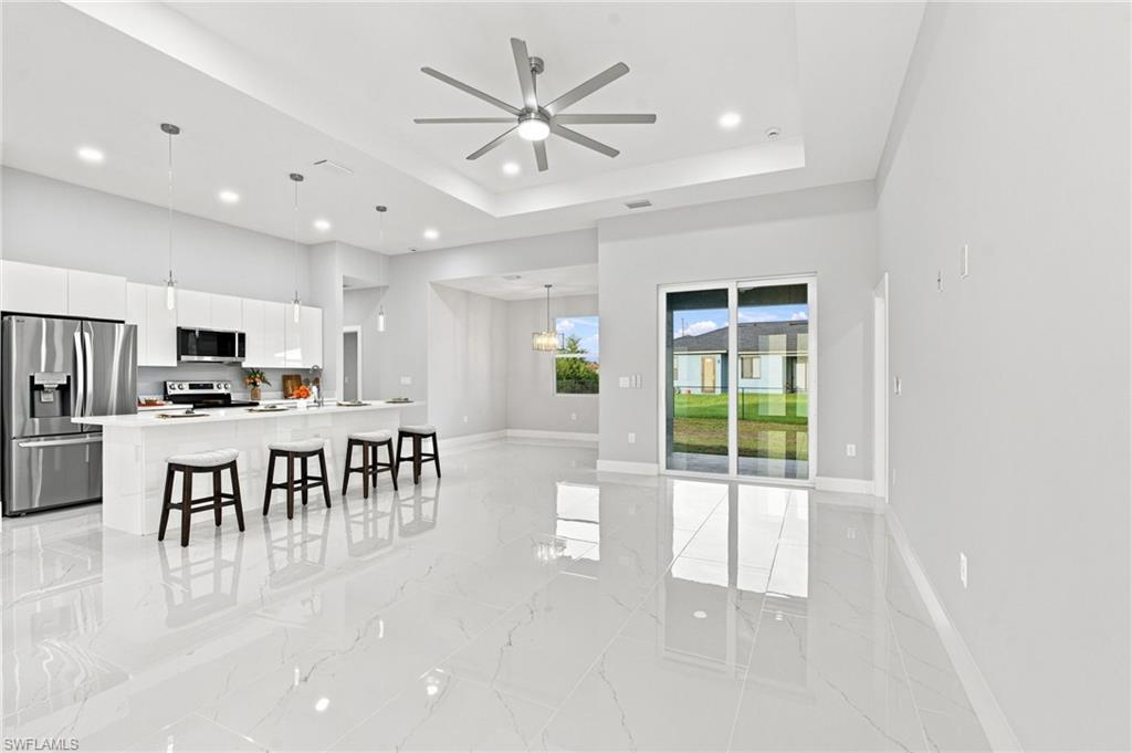 350 Radford AVE photo 8