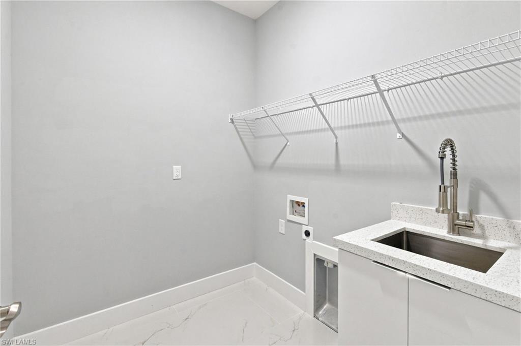 350 Radford AVE photo 21