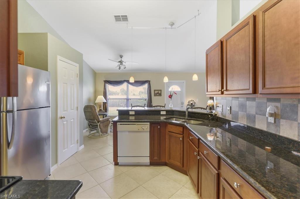 8141 Liriope LOOP photo 9