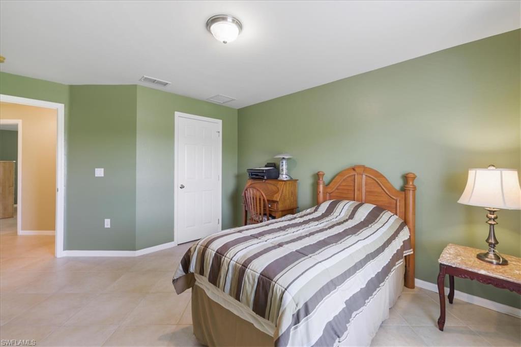 8141 Liriope LOOP photo 15
