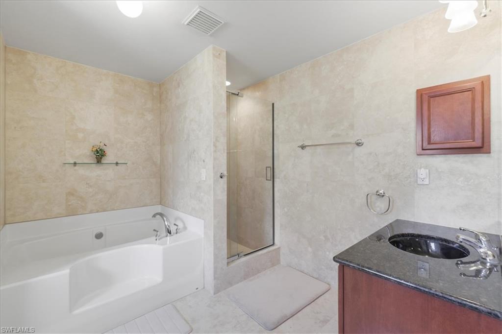 8141 Liriope LOOP photo 11