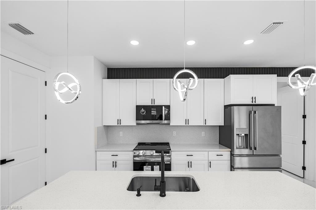 1113 Enrique ST E photo 9