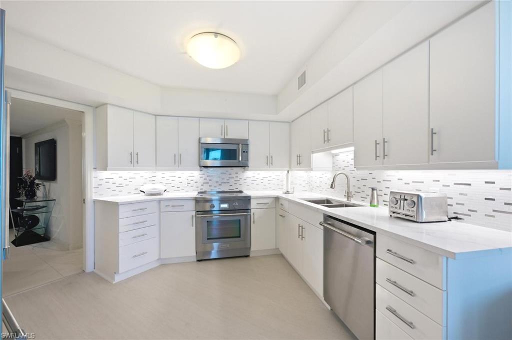 4551 Gulf Shore BLVD N 201 photo 12