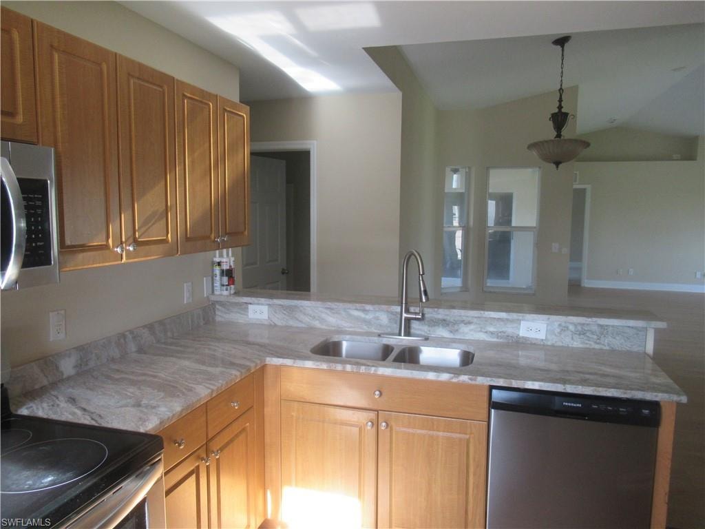 1622 NE 33rd TER photo 7