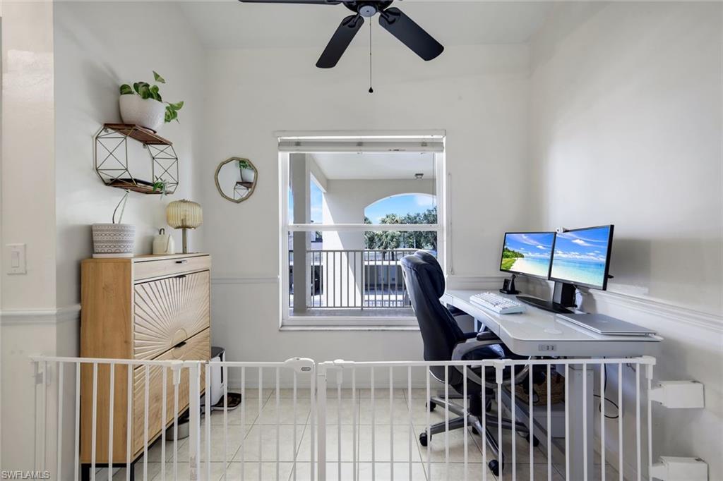 Breakfast Nook/Kitchen Nook