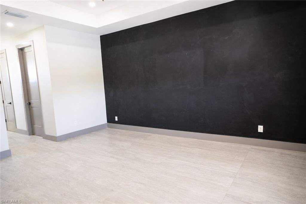 1005 NE 13th PL photo 15