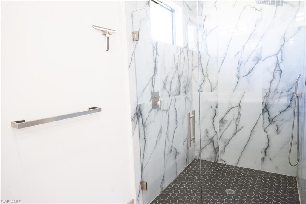 1005 NE 13th PL photo 19