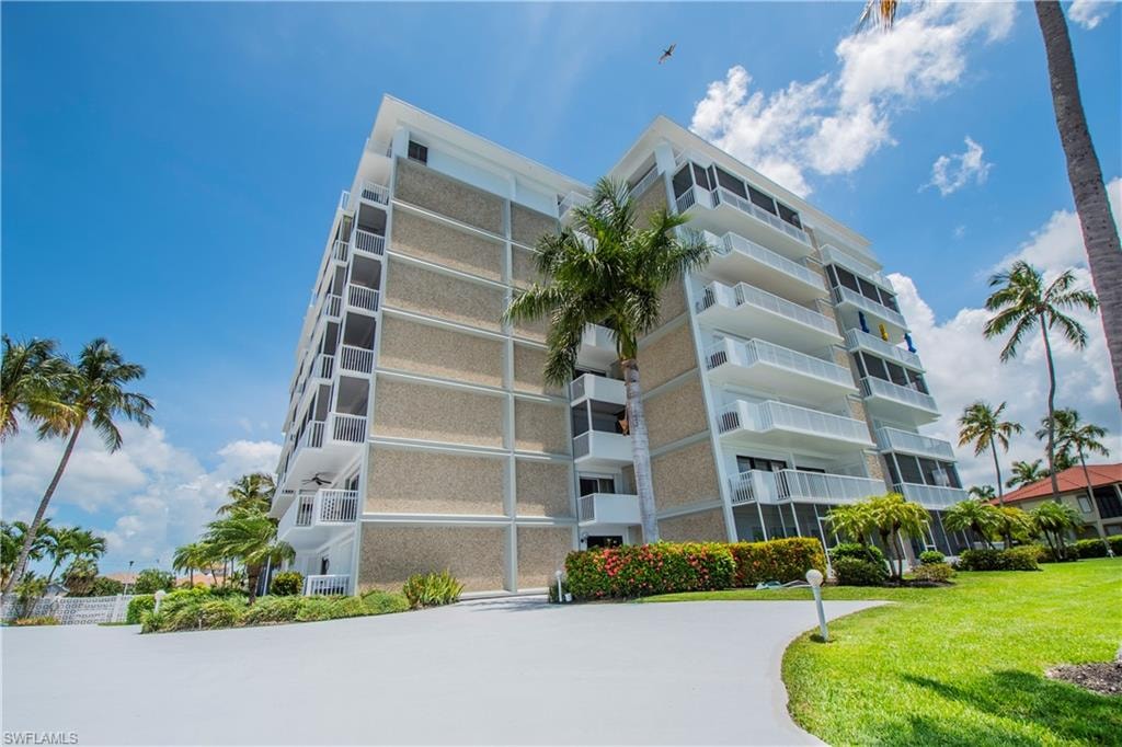 60 Pelican ST W 103 photo 34