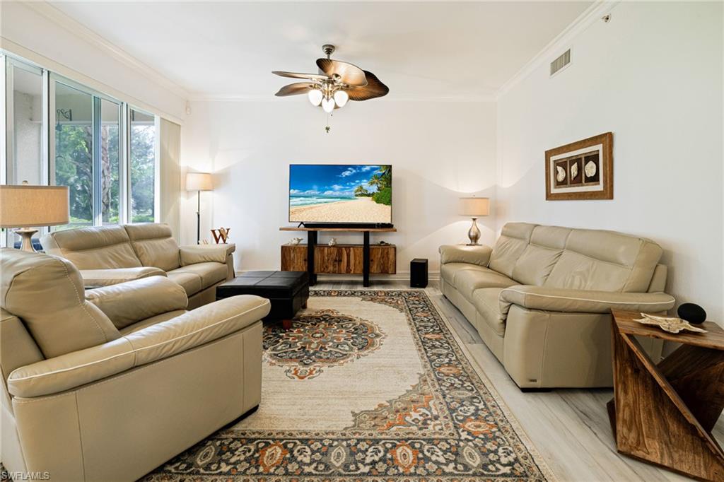 Spacious living room