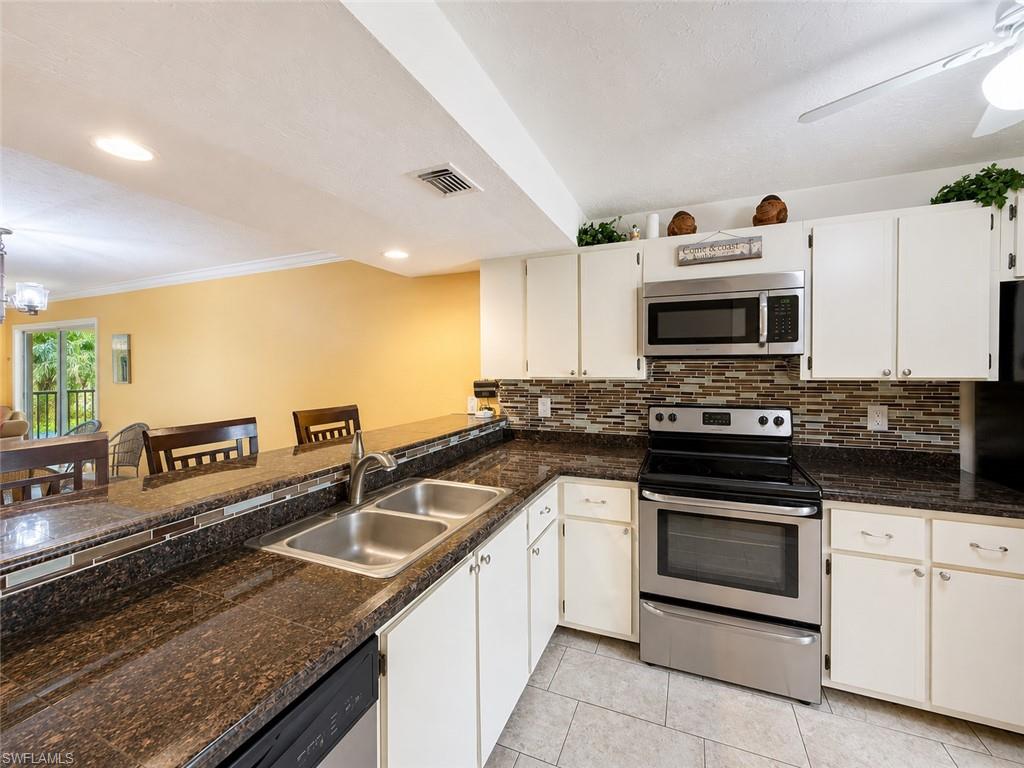 4000 Ice Castle WAY 5 photo 6