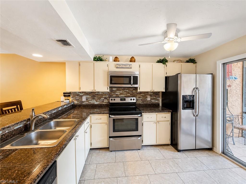 4000 Ice Castle WAY 5 photo 7