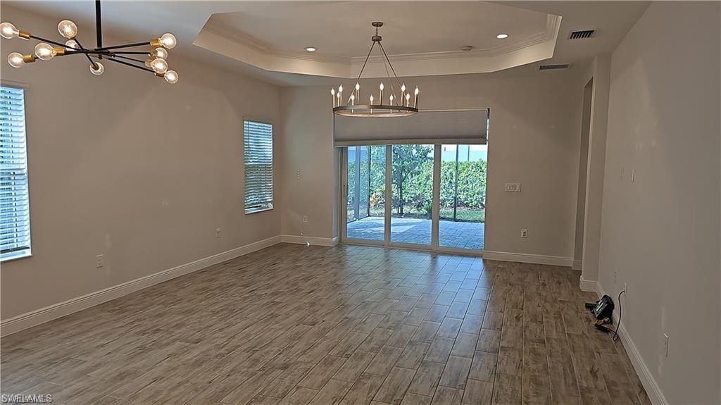 2305 Ariane DR