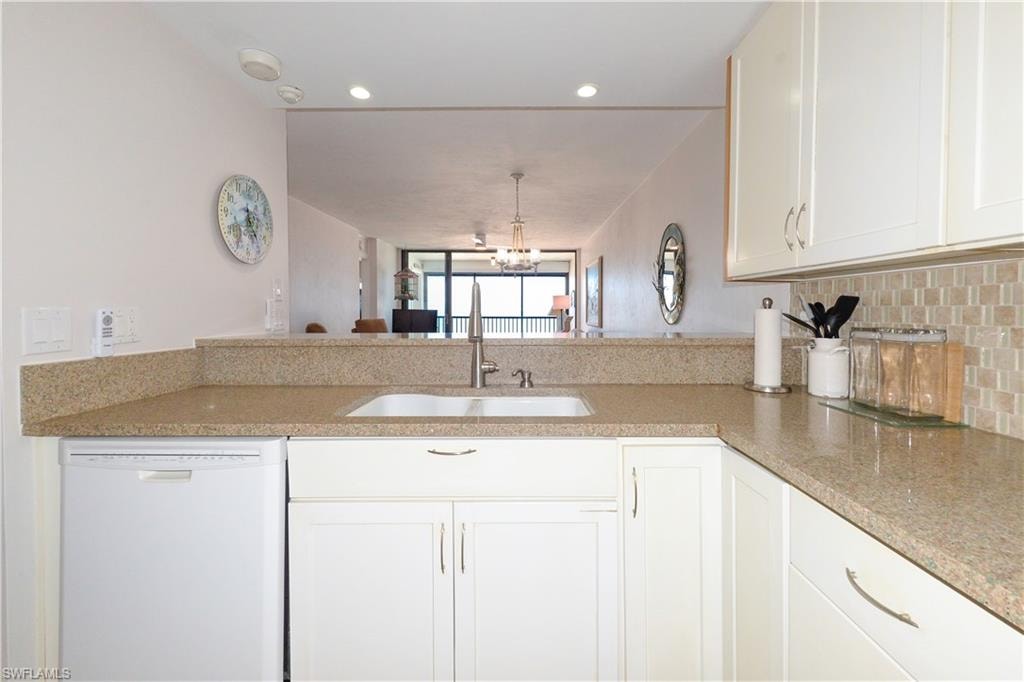 6400 Estero BLVD 603 photo 12