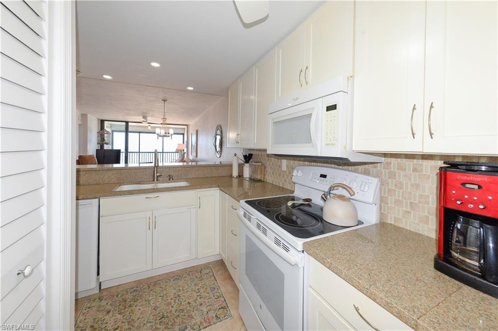 6400 Estero BLVD 603 photo 11