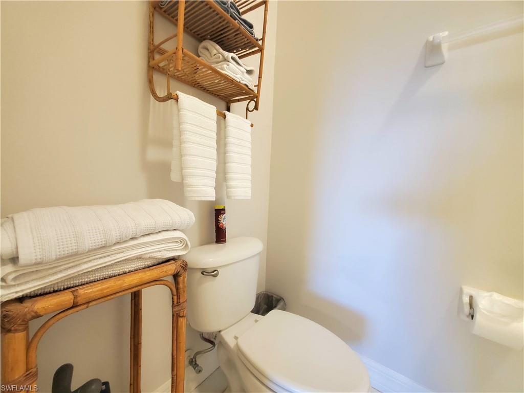 1100 Eastham WAY A-305 photo 26