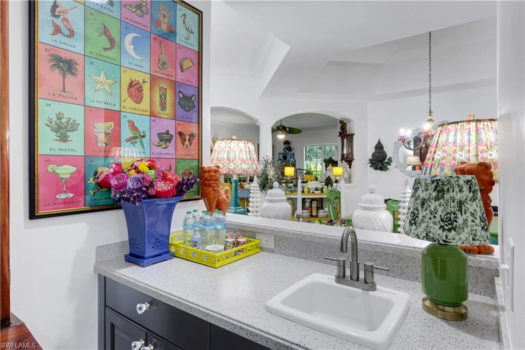 Wet Bar area for those poolside drinks