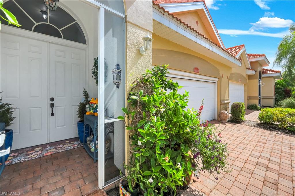 Screened in front entry