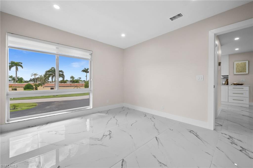 105 Harrison RD 4