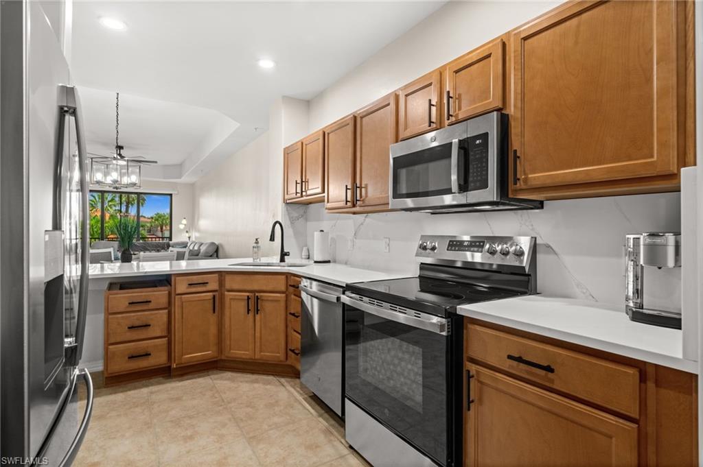 15121 Laguna DR 102 photo 12