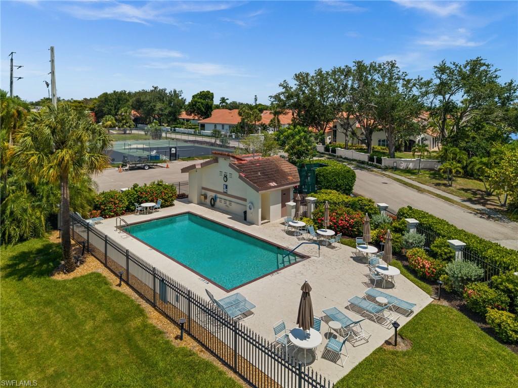 And another view showing the proximity to the tennis courts!