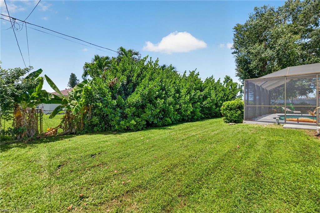 916 SE 21st LN photo 40
