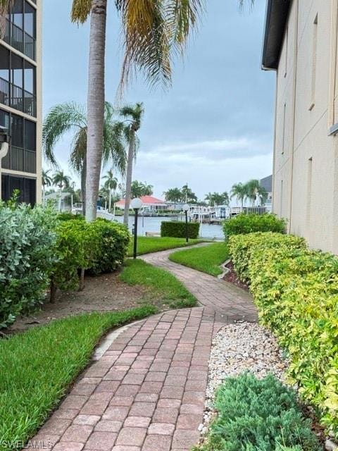 walk ways to the docks