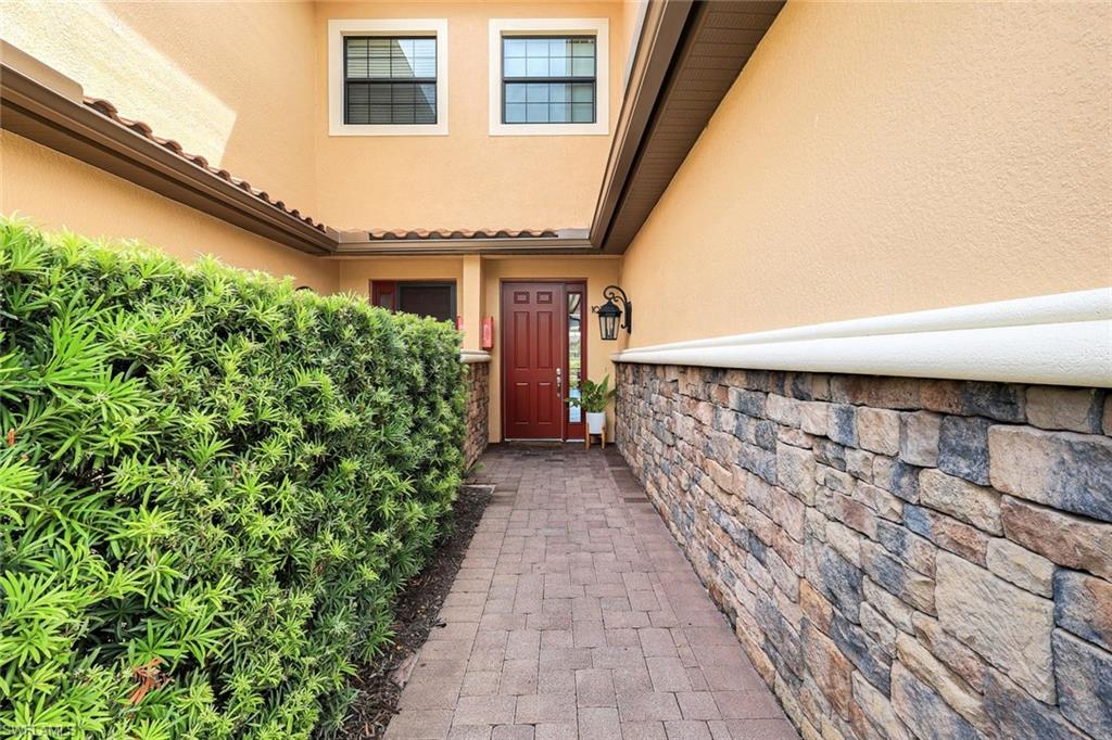 8768 Bellano CT 103 photo 6