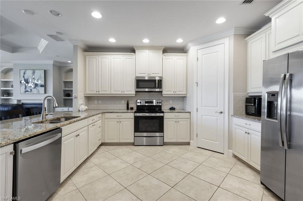 8768 Bellano CT 103 photo 15