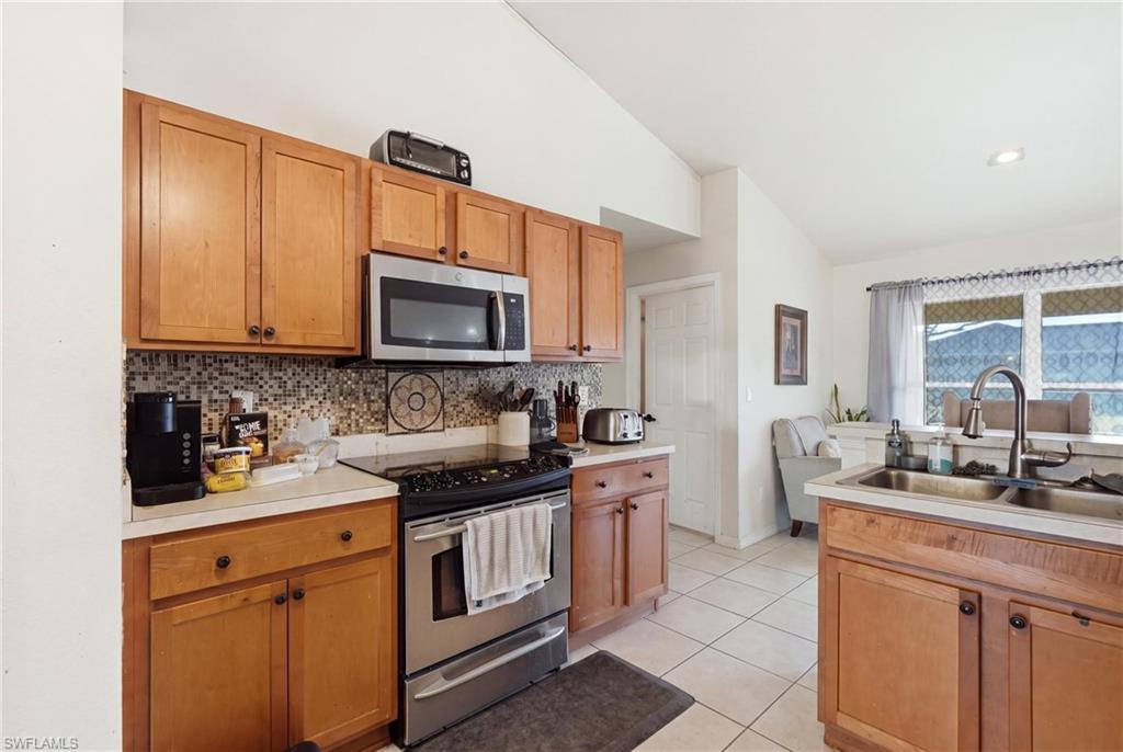 2701 NE 1st PL