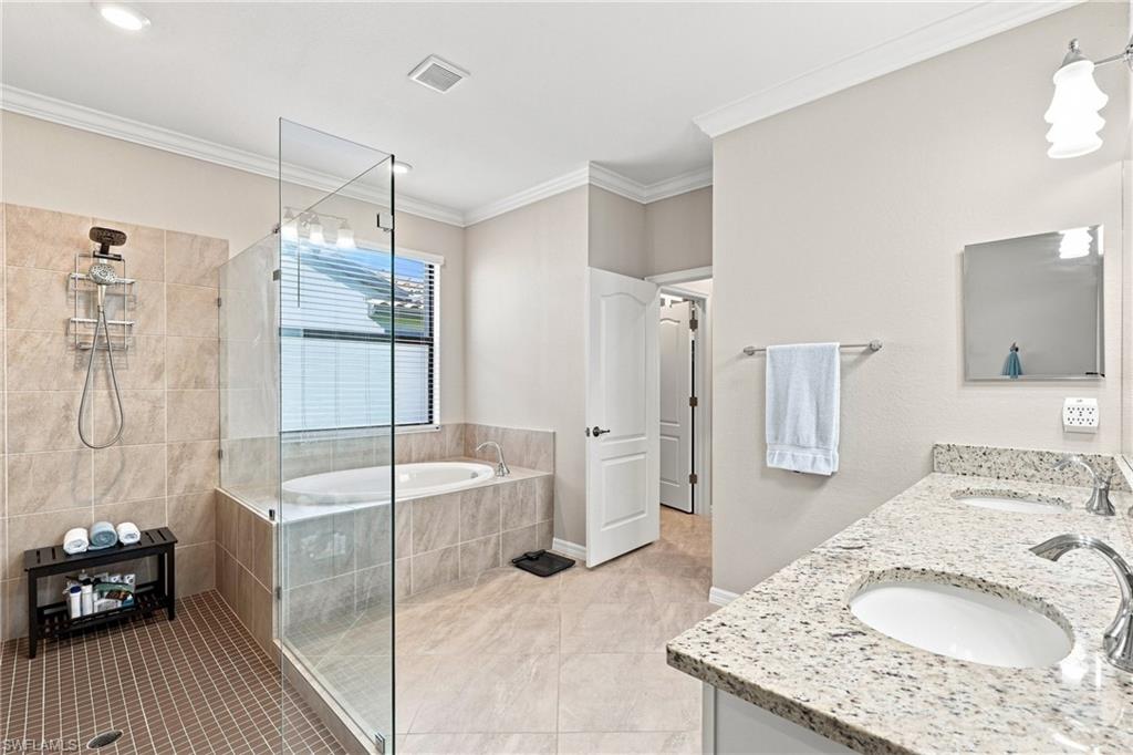Dual sinks and soaking tub
