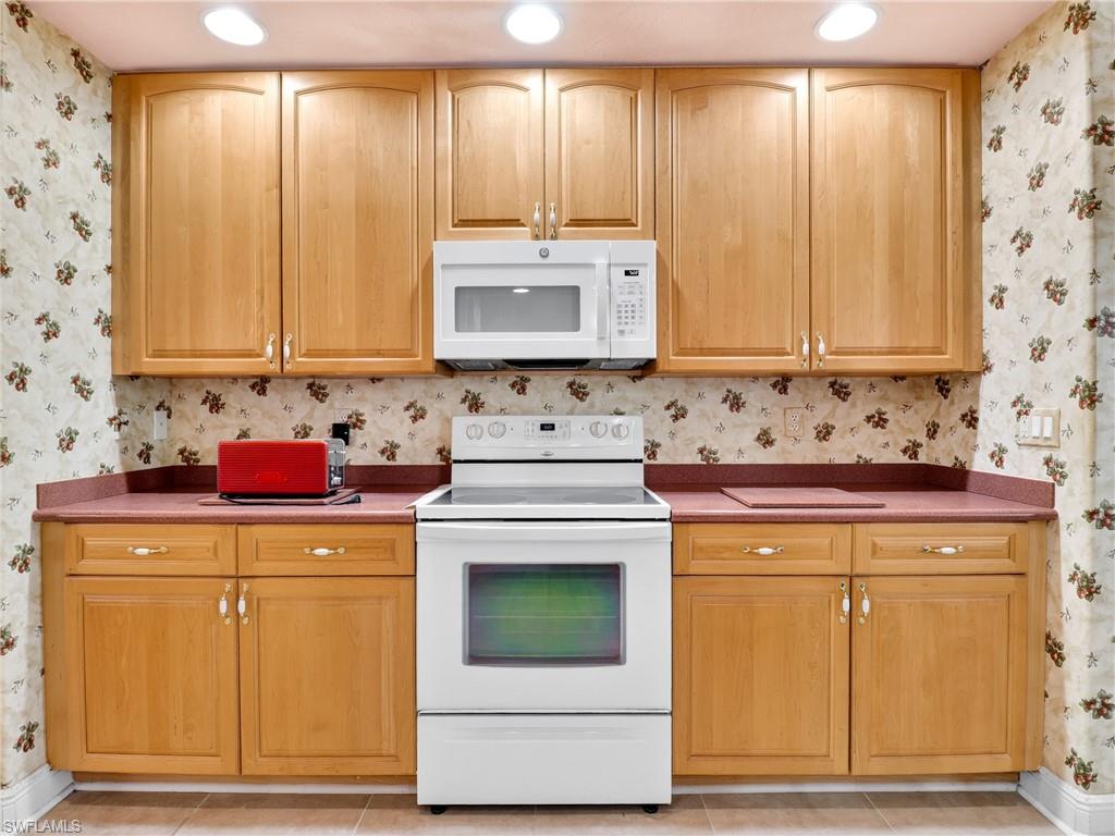 2305 Kismet PKWY W photo 16
