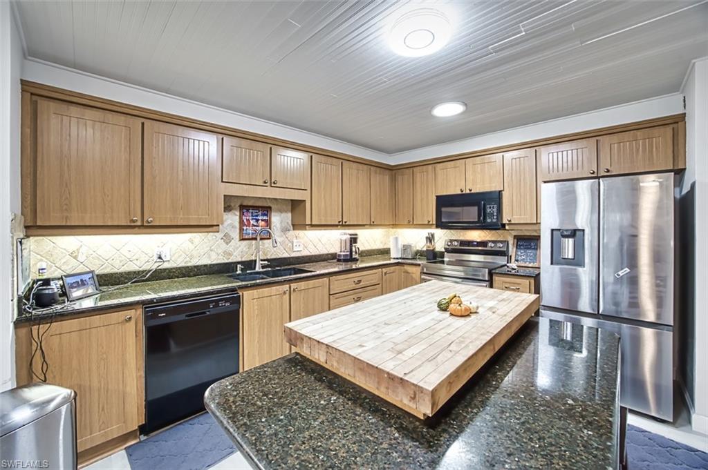 2490 Outrigger LN photo 23