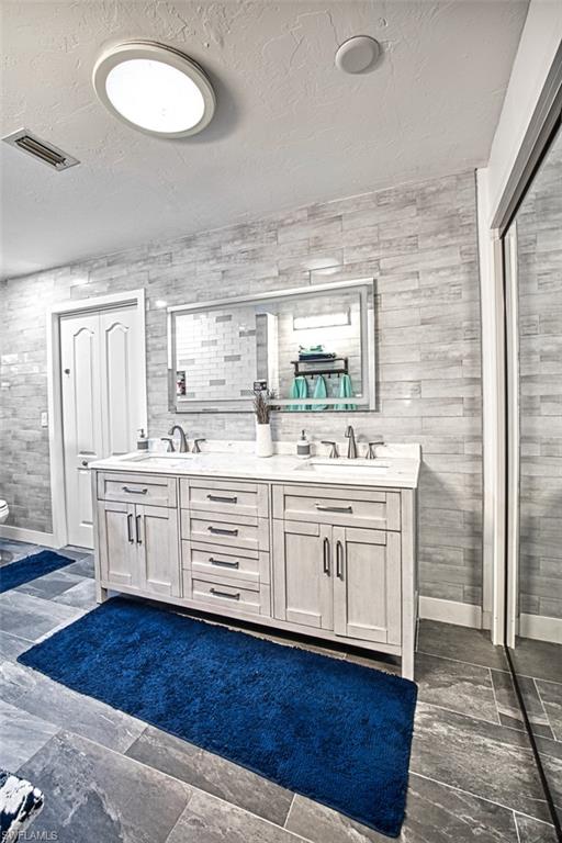 2490 Outrigger LN photo 12