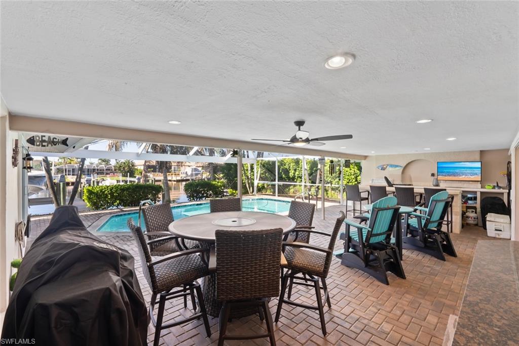 Expansive covered lanai