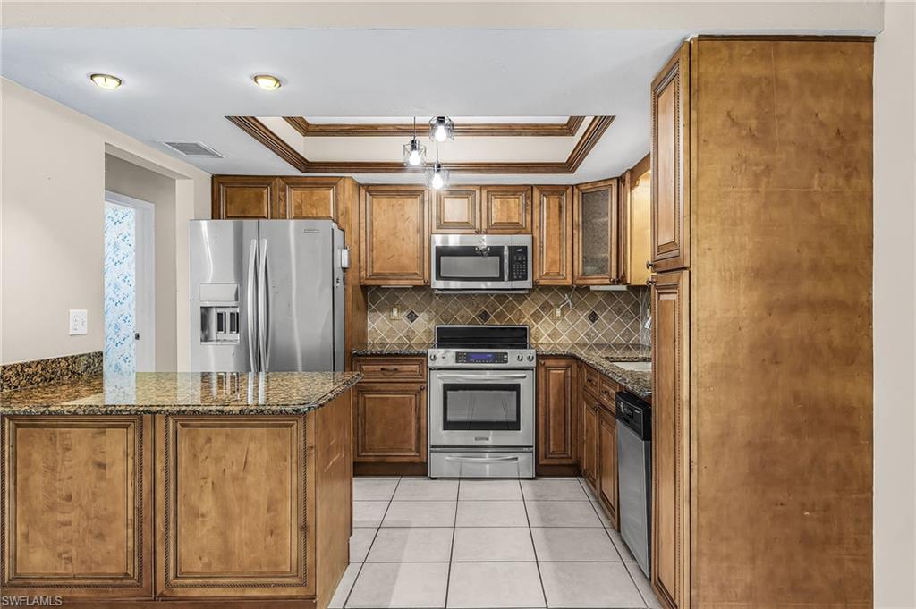 2205 Lotus RD photo 9