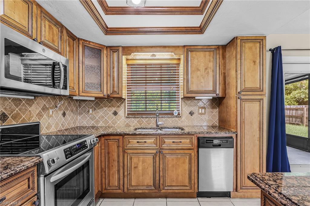 2205 Lotus RD photo 11
