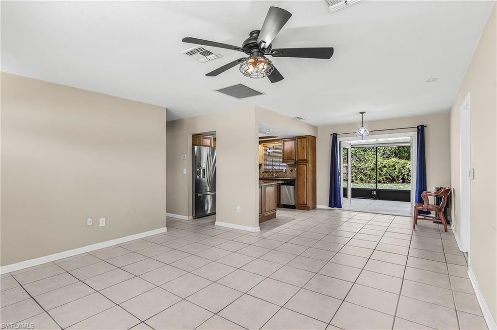 2205 Lotus RD