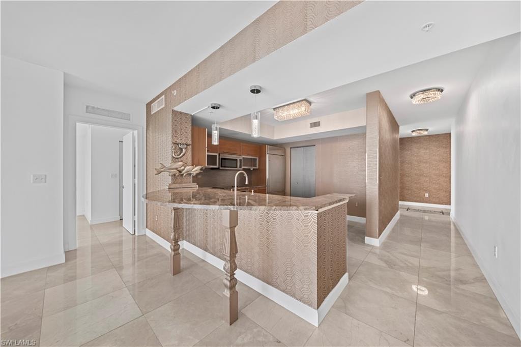 Expansive Island w/Quartize Counter Tops!