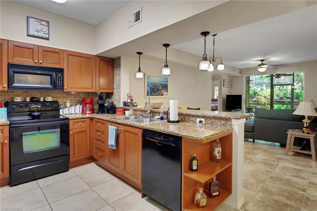 20257 Royal Villagio CT 106 photo 8