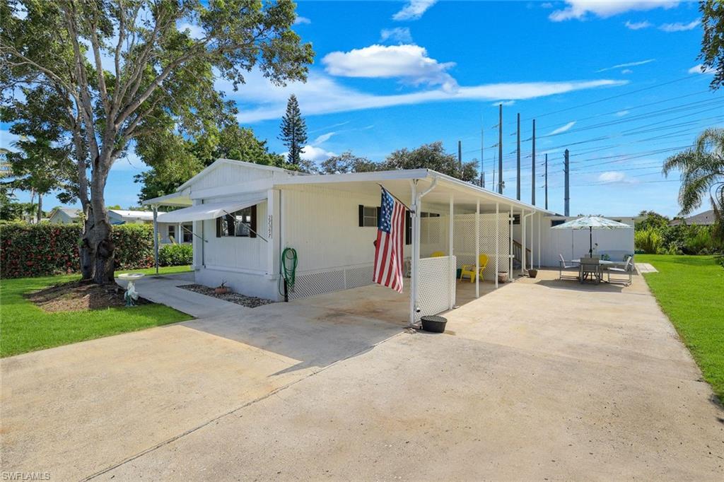 Oversized yard and driveway