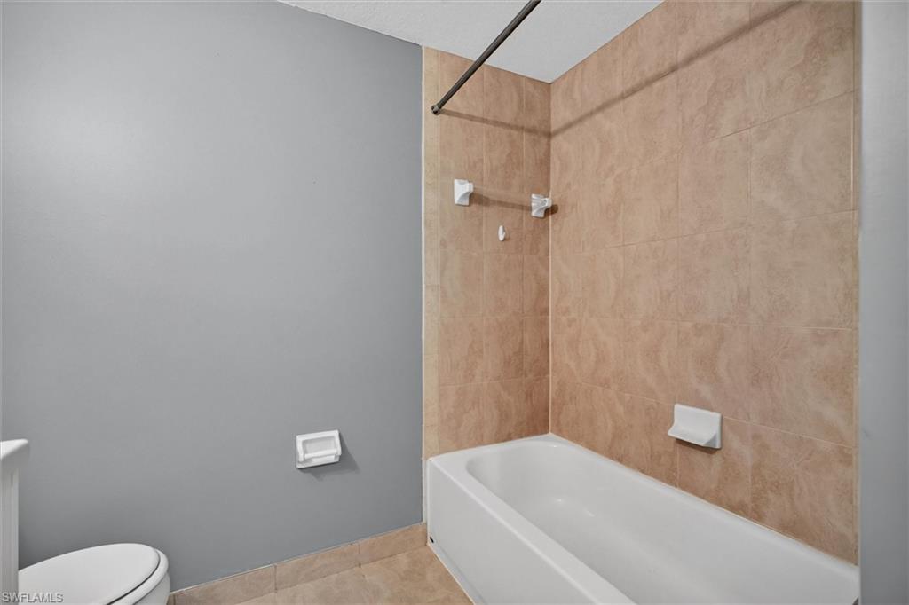 8555 Bernwood Cove LOOP 107 photo 17