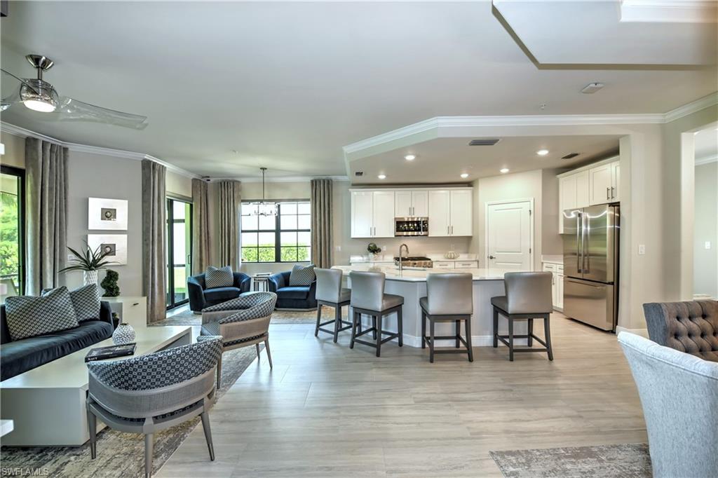 ALL PHOTOS ARE OF A FURNISHED MODEL-THIS UNIT IS UNFURNISHED