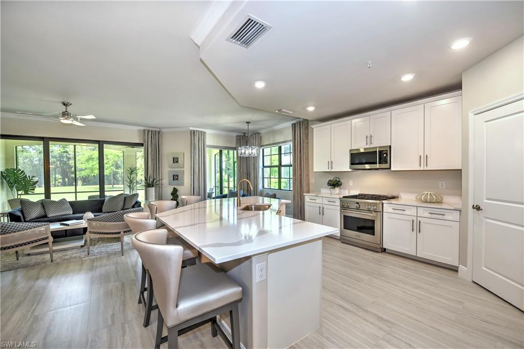 ALL PHOTOS ARE OF A FURNISHED MODEL-THIS UNIT IS UNFURNISHED