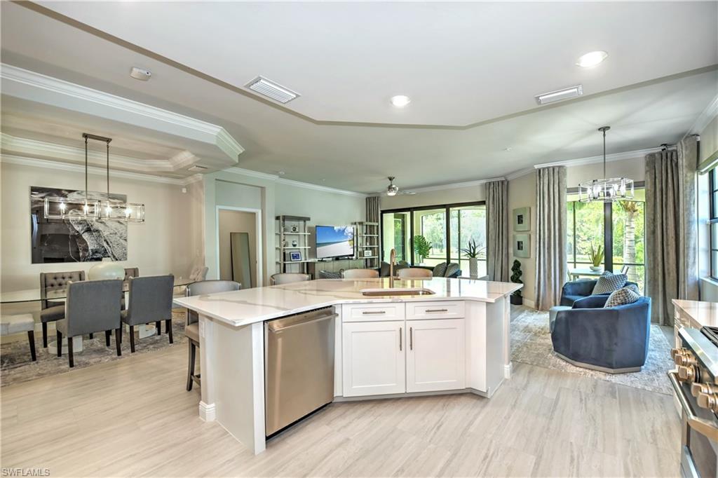 ALL PHOTOS ARE OF A FURNISHED MODEL-THIS UNIT IS UNFURNISHED