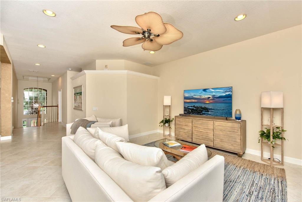 Family Room (3)