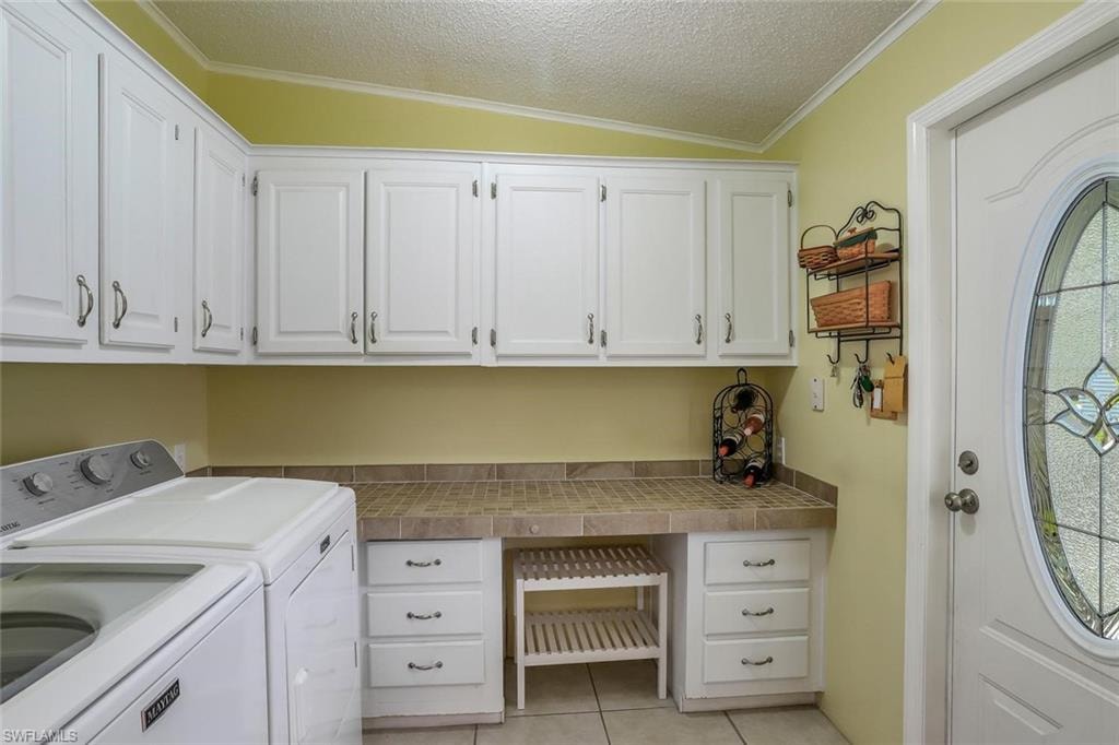 Screened lanai is in addition to carport, open patio and Florida Room.