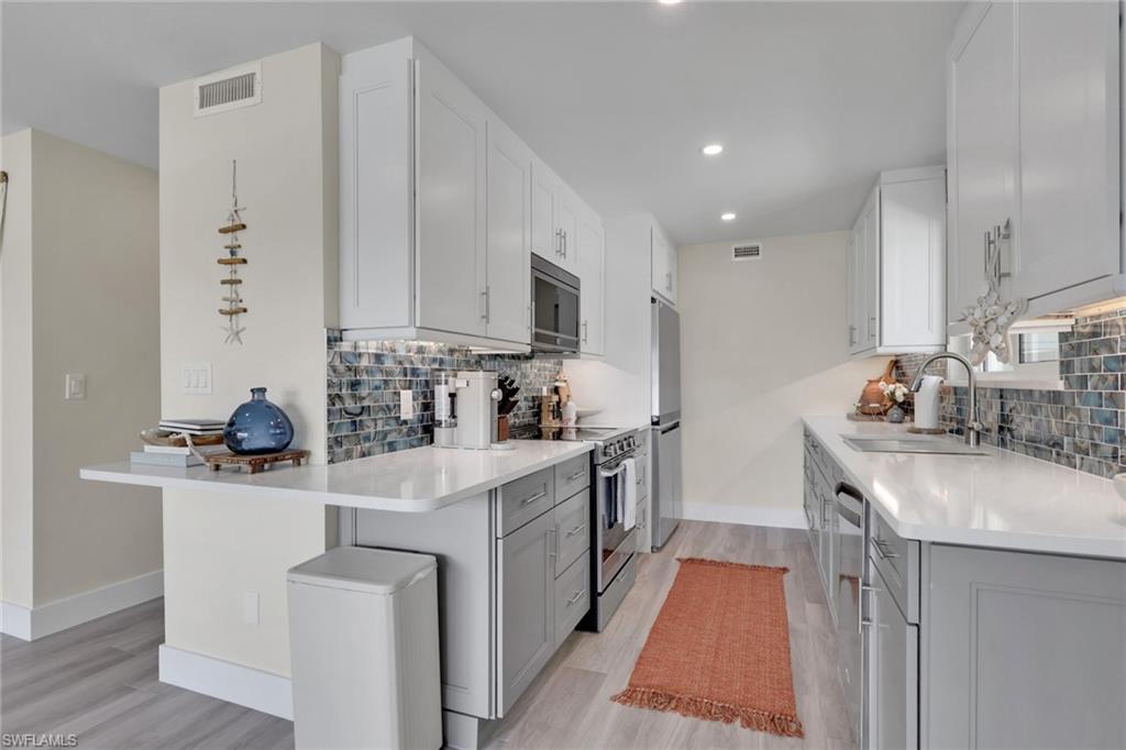 2500 Gulf Shore BLVD N S10 photo 17