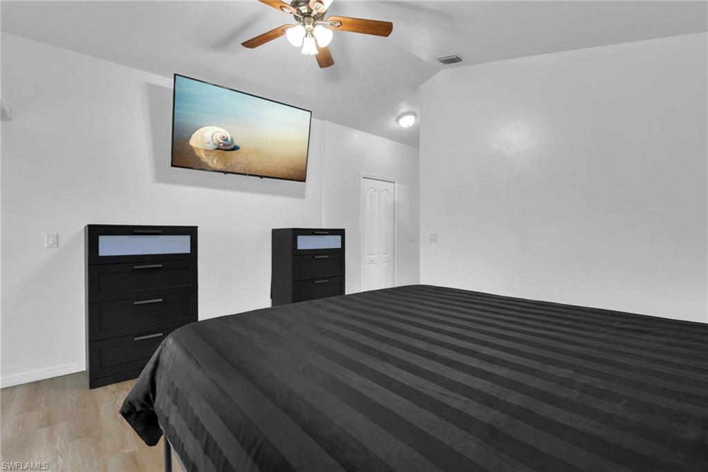 28 Cosmopolitan DR 16 photo 20